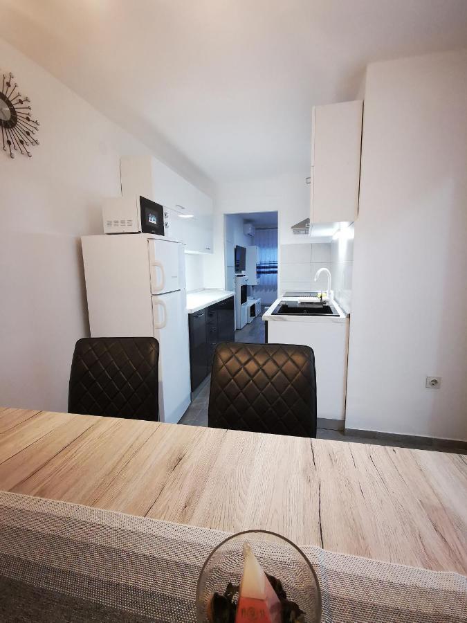 Ema Studio Apartman Karlovac Exterior photo