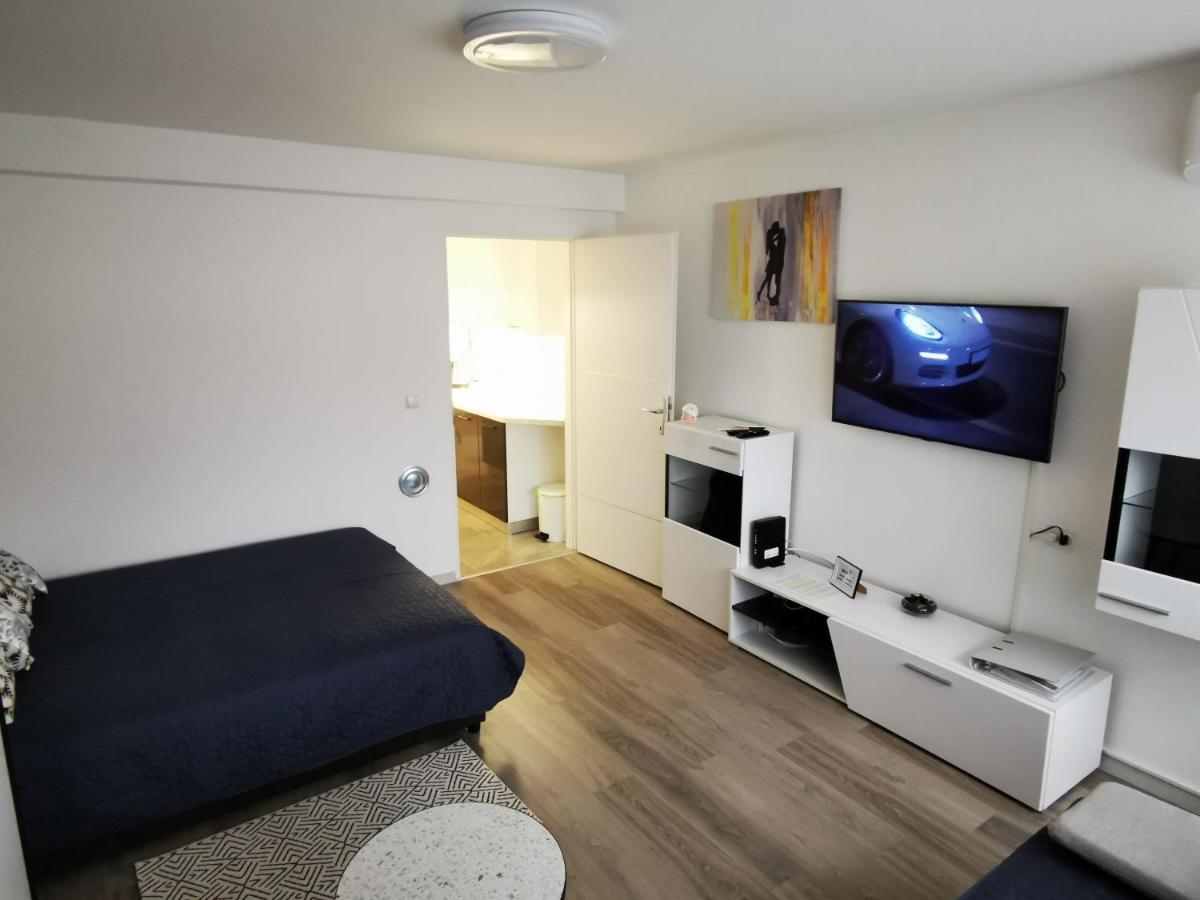 Ema Studio Apartman Karlovac Exterior photo