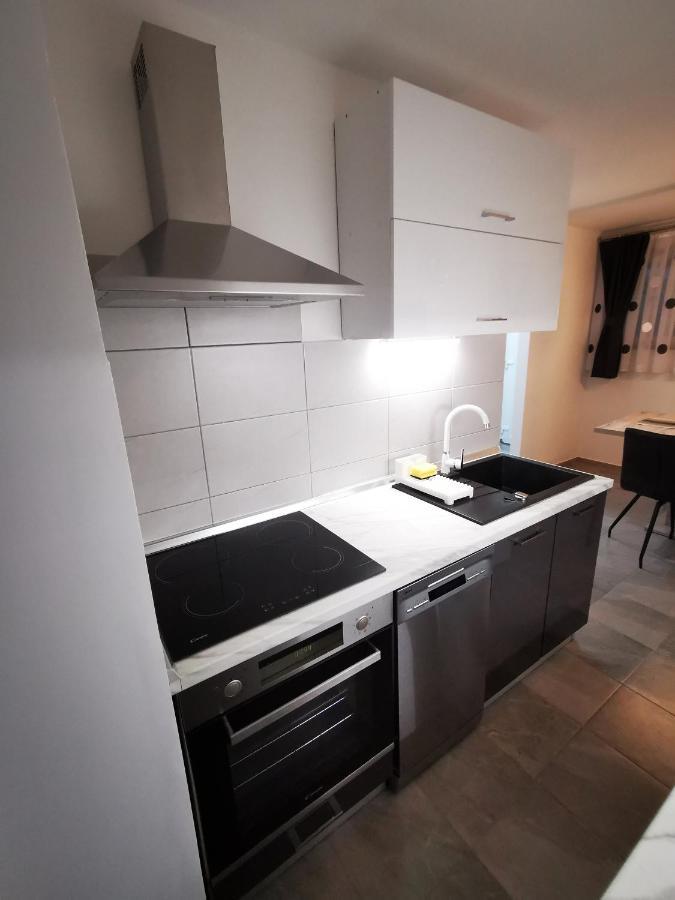 Ema Studio Apartman Karlovac Exterior photo