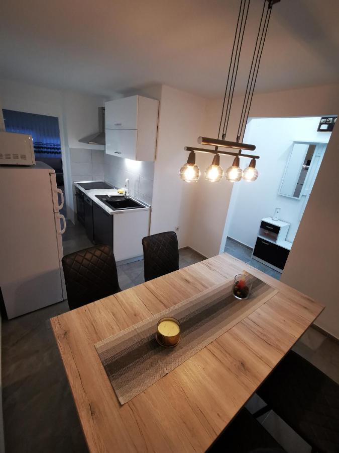 Ema Studio Apartman Karlovac Exterior photo
